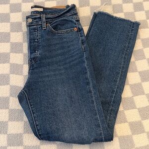 Levi’s | wedgie straight jean size 27